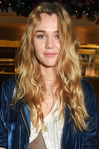 Immy Waterhouse wowed onlookers with her gorgeously textured tousled waves recently. The young star has the ultimate...
